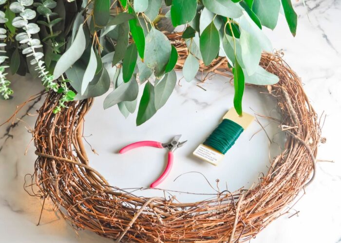 How to make a wreath with eucalyptus