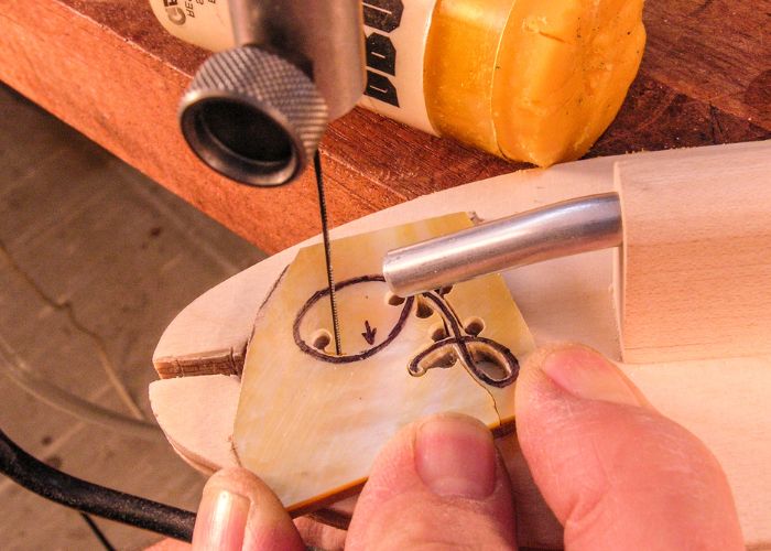 How to cut mother of pearl