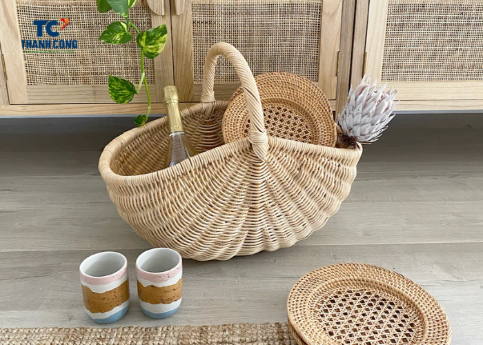 Easy to clean with rattan baskets