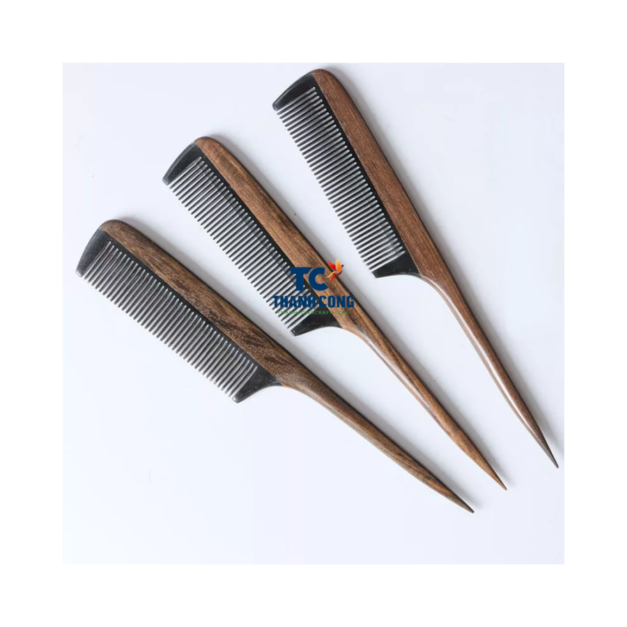 Natural Horn Comb With Pointed Handle (TCLSHC-9028)