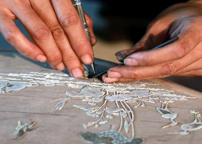 Process of making mother-of-pearl painting