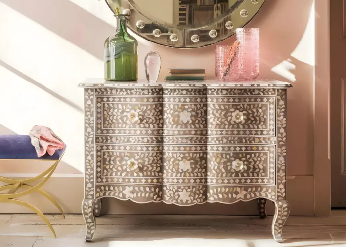 Mother of pearl interior - Sparkling light for space