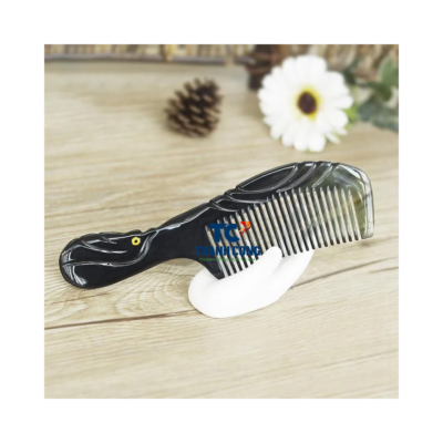 Black horn comb with handle (TCLSHC-9006)