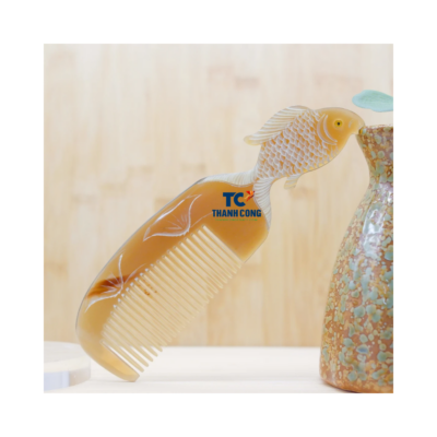 Natural Horn Comb With Fish Shaped Handle (TCLSHC-9015)