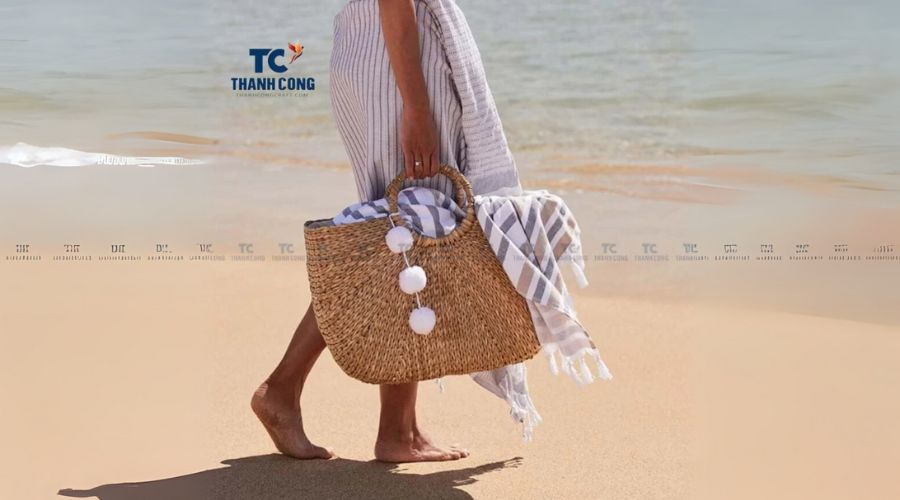 Tips for Choosing the Right Seagrass Bag for Students