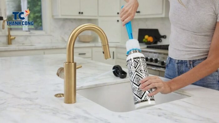 How to Properly Clean a Mother-of-Pearl Thermos Bottle