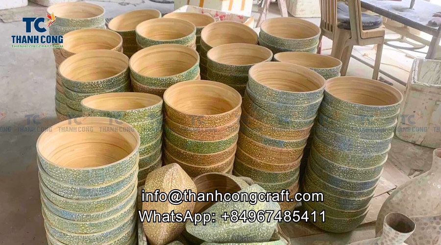 Coconut bowls of various sizes