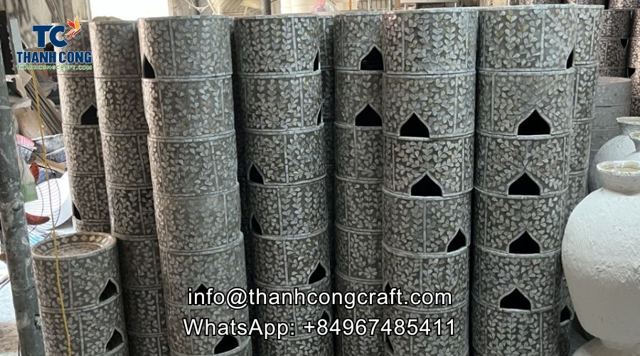 cake stand with different designs