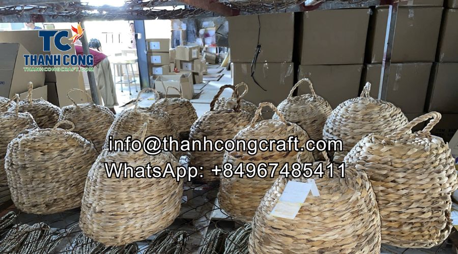 Water-Hyacinth-Pet-house