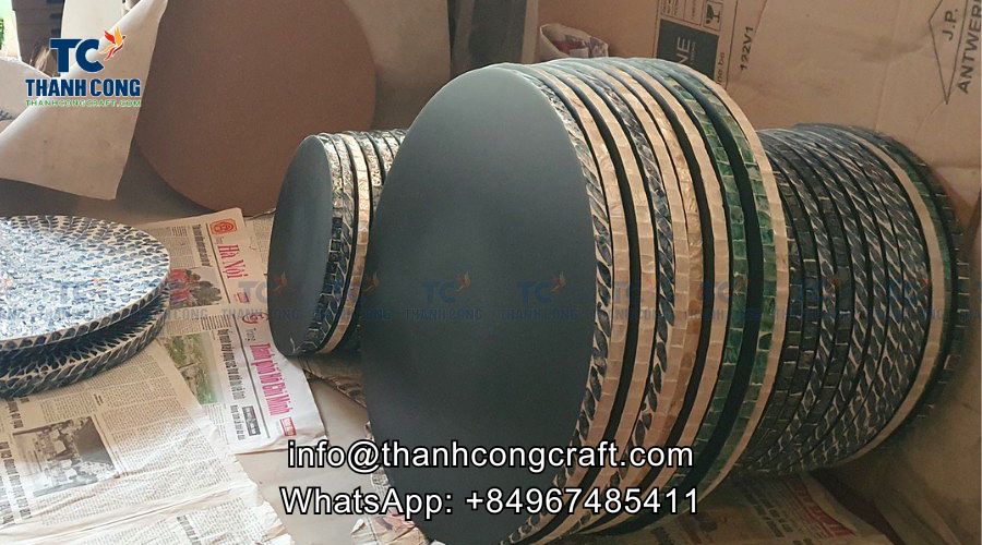 mother-of-pearl-placemat-making-process-2