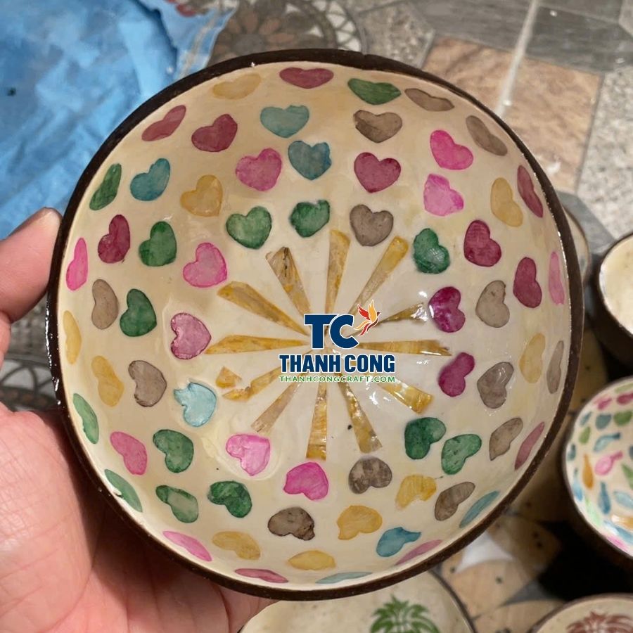Colorful Heart Pattern Coconut Bowl Wholesale Vietnam